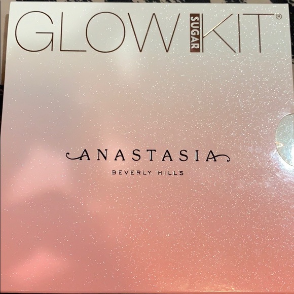 New Makeup for sale! - Picture 5 of 6